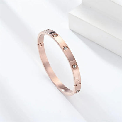 Stainless Steel Cuff BraceletsSPECIFICATIONS
 
Brand Name: Carofeez
Gender: Women
Metals Type: Stainless Steel
Bracelets Type: Cuff Bracelet
Fine or Fashion: Fashion
Function: Period Tracker
FuncSouvenirs 4 youSouvenirs 4 you