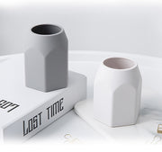 Simple solid silicone pen holder