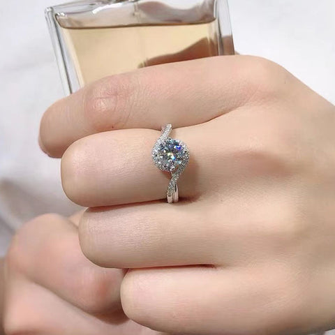 Eight Hearts And Eight Arrows Simulation Moissanite Ring