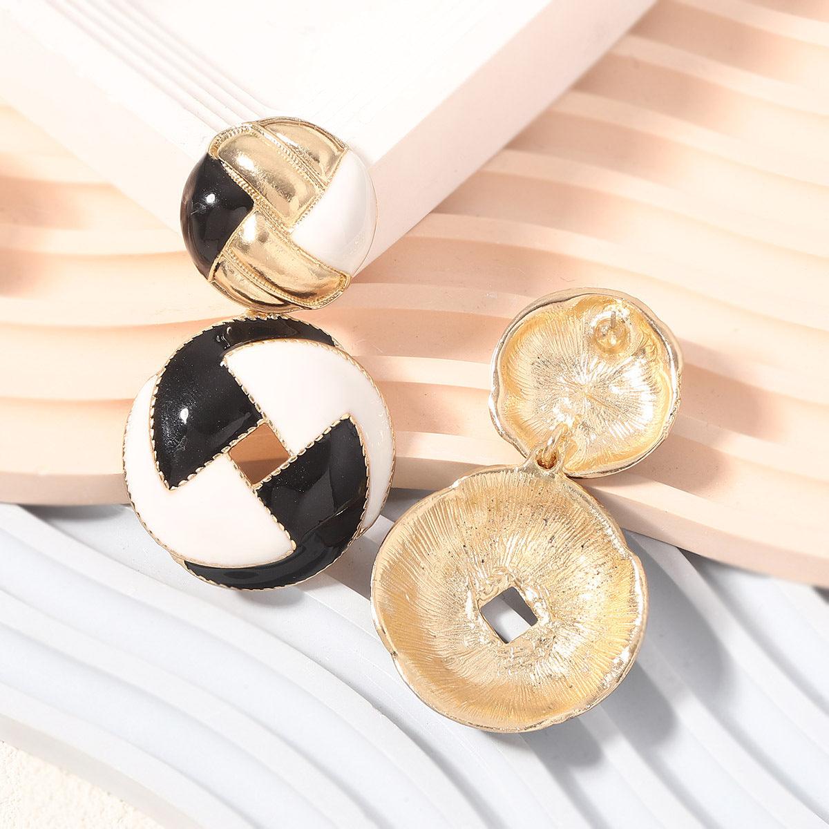 Fashion Black And White Dripping Geometric Round Earrings