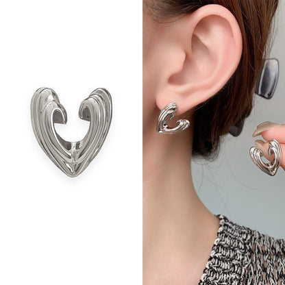 Textured Three-dimensional Heart-shaped Ear Studs Special-interest Design