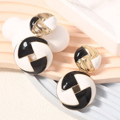 Fashion Black And White Dripping Geometric Round Earrings